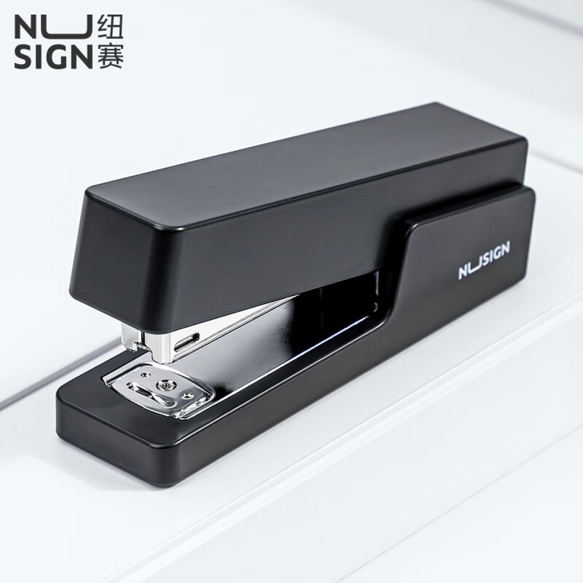 得力（deli）纽赛办公复古订书机 德国创意设计12号资料纸手动装订器 黑NS082